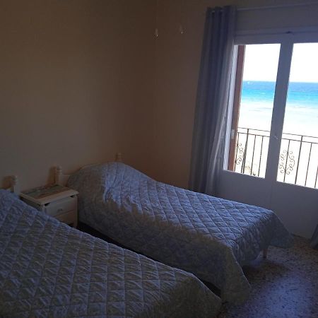 Apartment On The Beach Artemida  Exterior foto